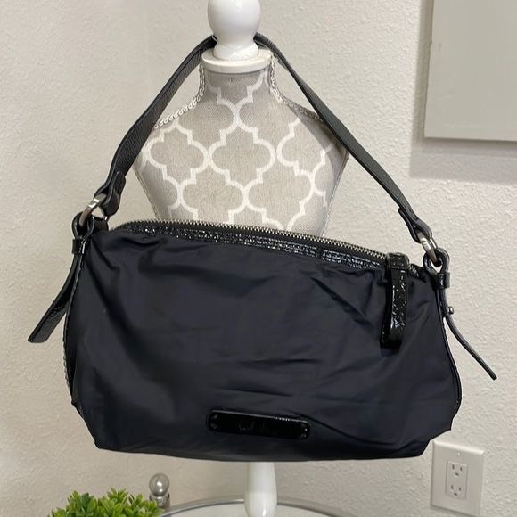 Cole Haan Handbags - Cole Haan boho shoulder bag